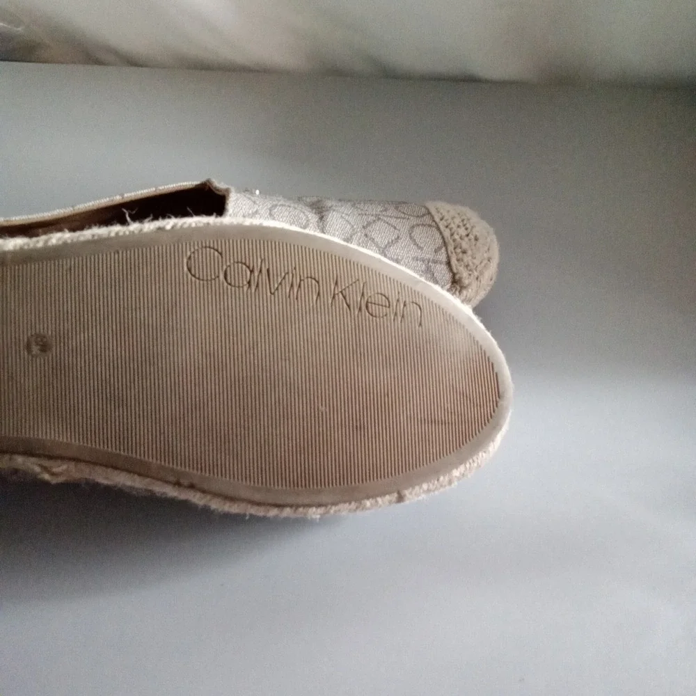 Calvin Klein Popular-T Women Espadrille Flats Beige Logo Slip On Size 8M